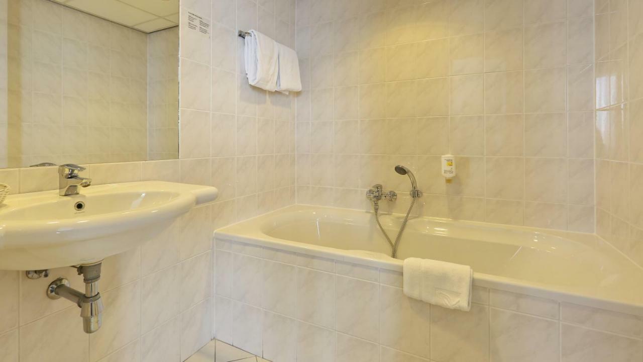 Hotel Restaurant & Casino De Nachtegaal Lisse Eksteriør billede